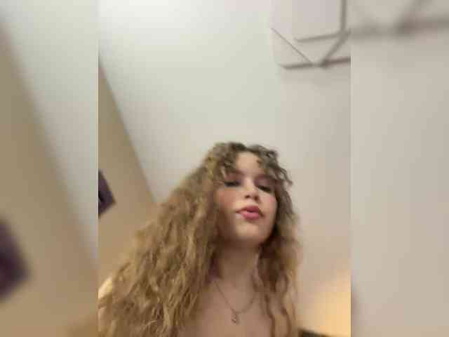 YourLadyyy webcam