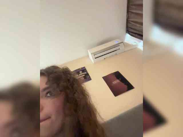 YourLadyyy webcam