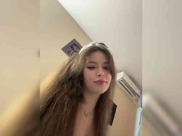 YourLadyyy webcam