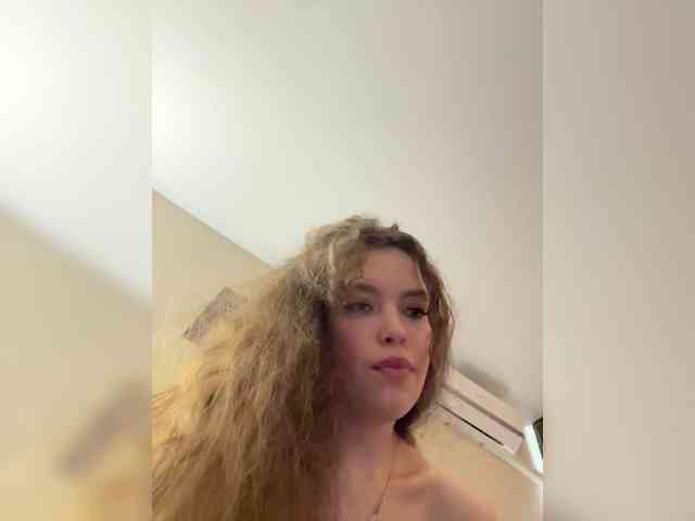 YourLadyyy webcam