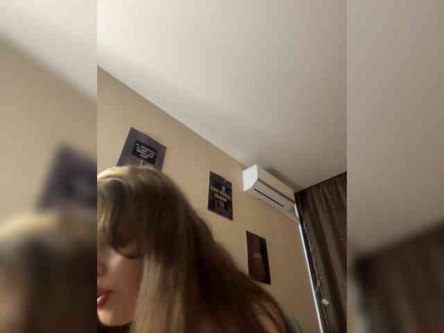 YourLadyyy webcam