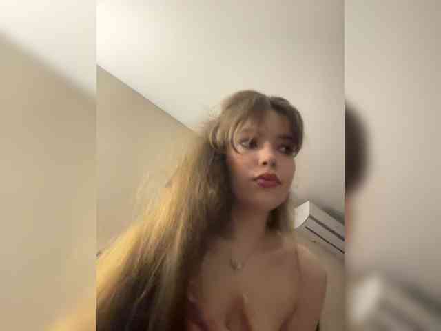 YourLadyyy webcam