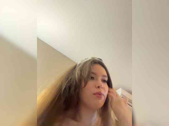 YourLadyyy webcam