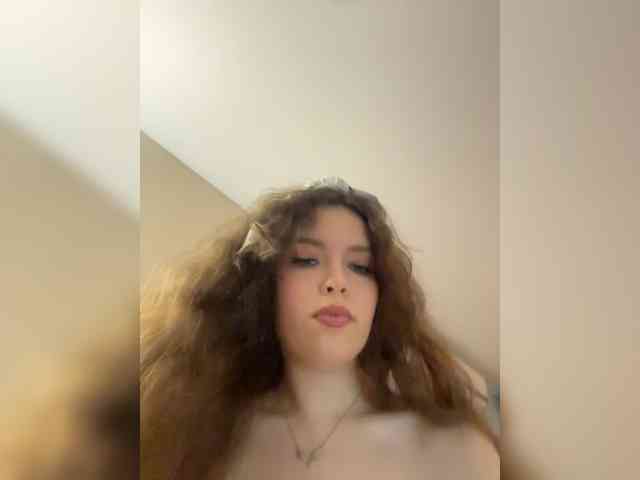 YourLadyyy webcam