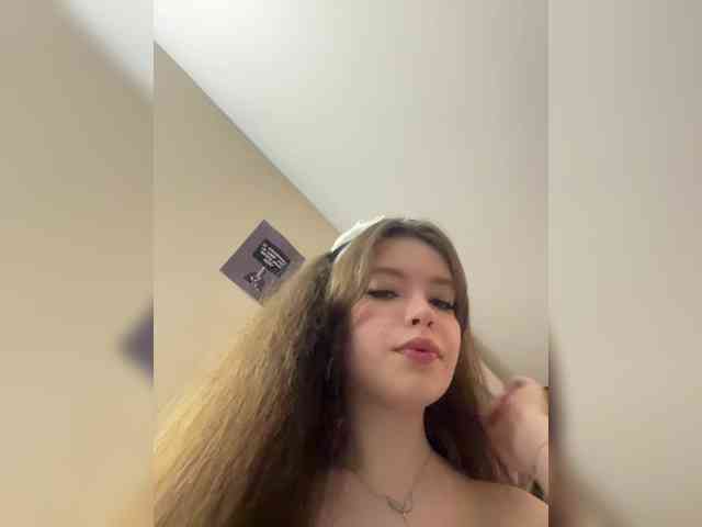YourLadyyy webcam
