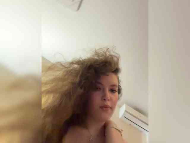 YourLadyyy webcam