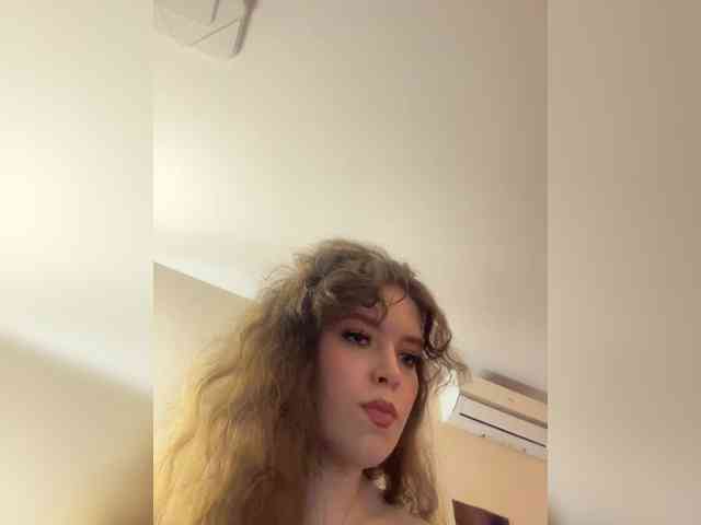 YourLadyyy webcam