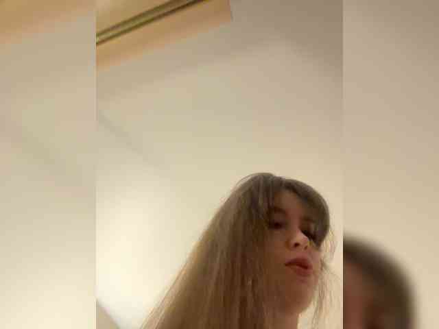 YourLadyyy webcam