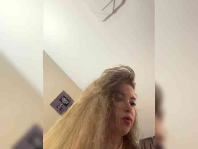 YourLadyyy webcam