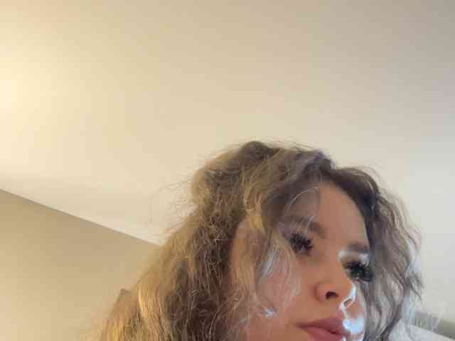 YourLadyyy webcam