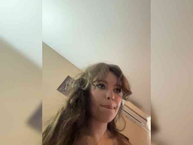 YourLadyyy webcam