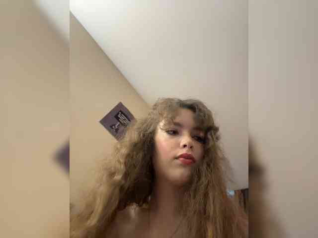 YourLadyyy webcam