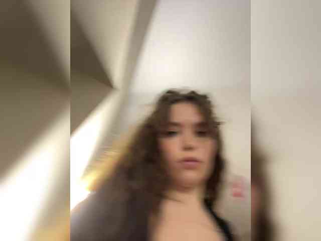 YourLadyyy webcam