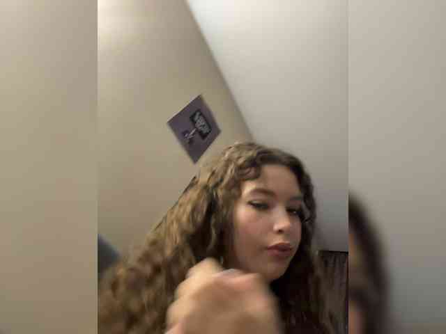 YourLadyyy webcam