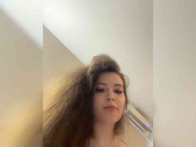 YourLadyyy webcam