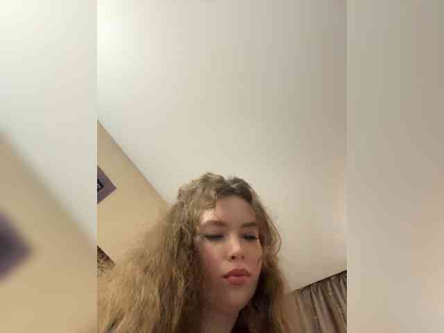 YourLadyyy webcam
