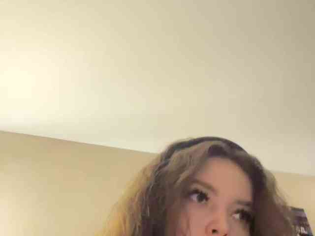YourLadyyy webcam