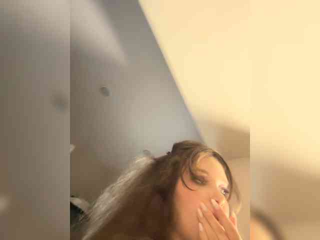 YourLadyyy webcam