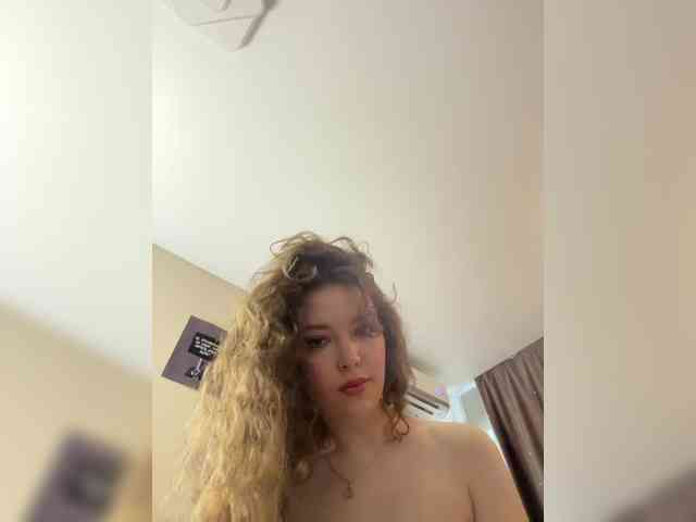 YourLadyyy webcam