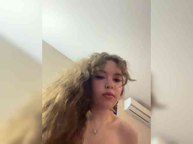 YourLadyyy webcam
