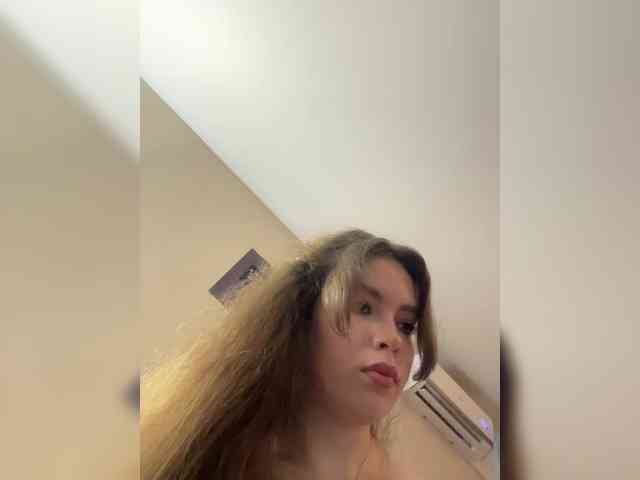 YourLadyyy webcam