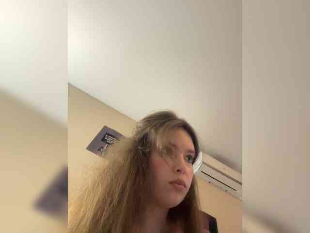 YourLadyyy webcam