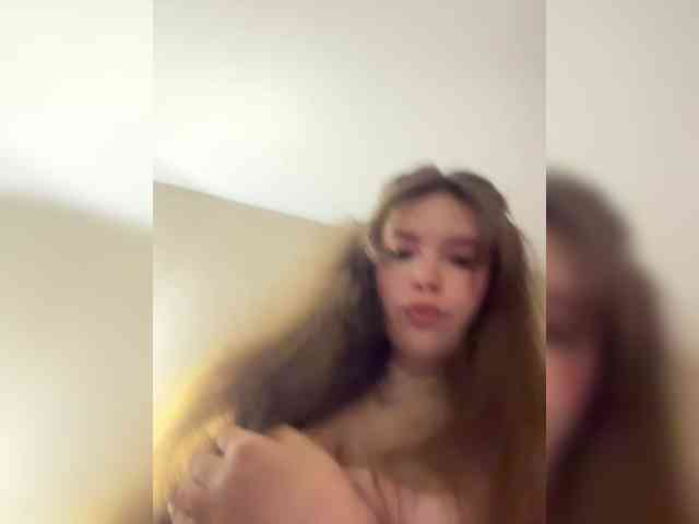 YourLadyyy webcam