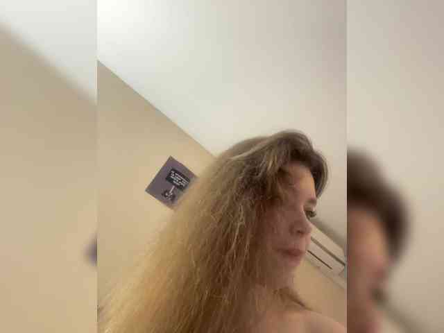 YourLadyyy webcam