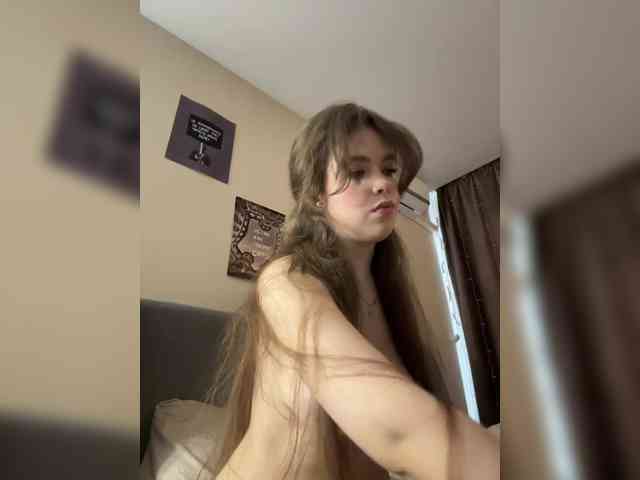 YourLadyyy webcam