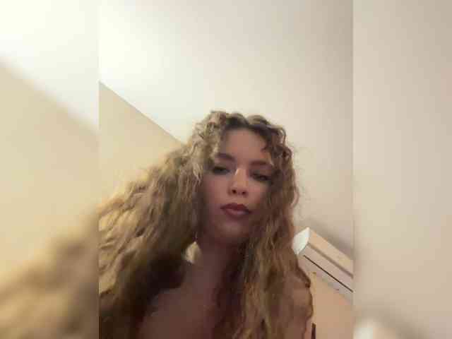 YourLadyyy webcam