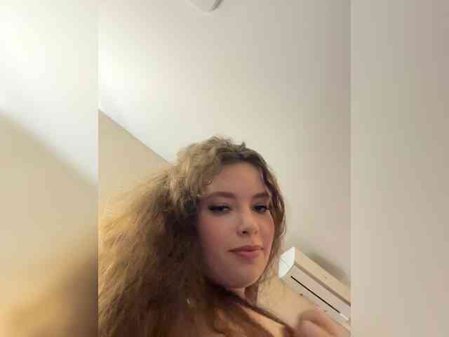 YourLadyyy webcam
