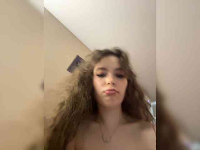 YourLadyyy webcam