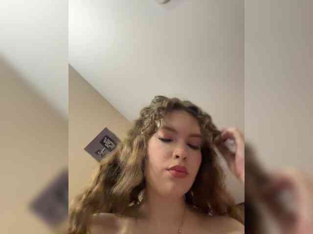 YourLadyyy webcam