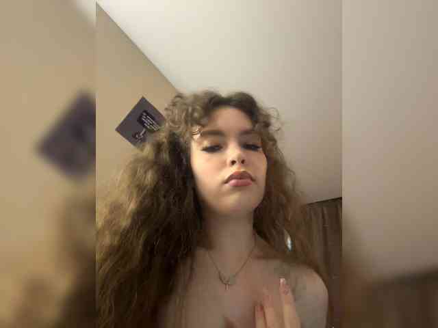 YourLadyyy webcam