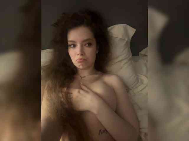 YourLadyyy webcam