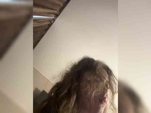 YourLadyyy webcam