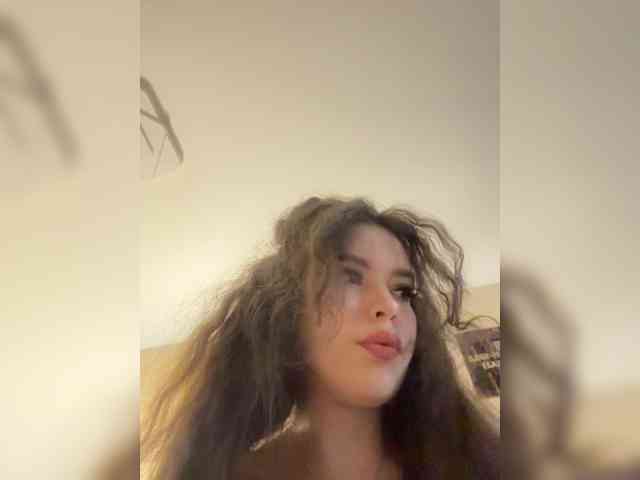 YourLadyyy webcam