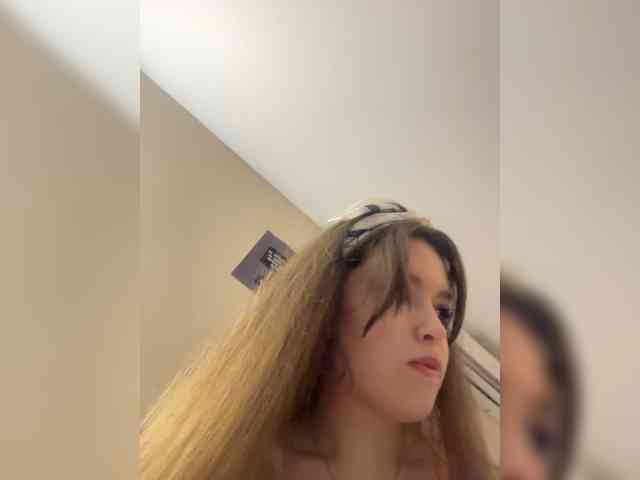 YourLadyyy webcam