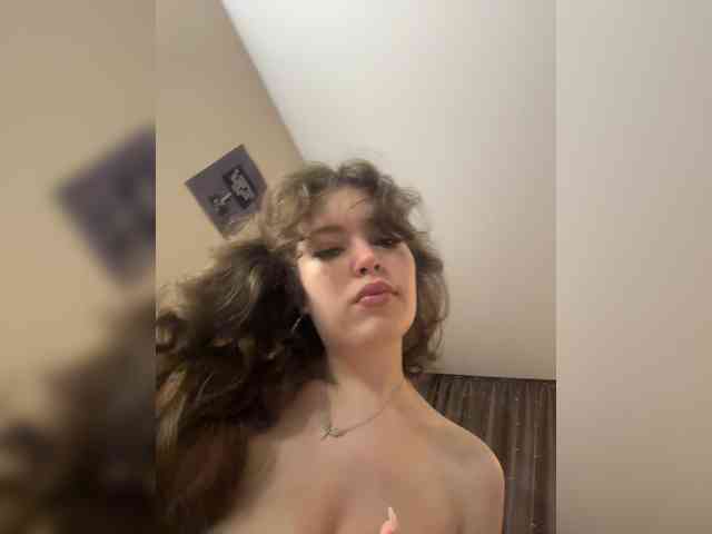 YourLadyyy webcam