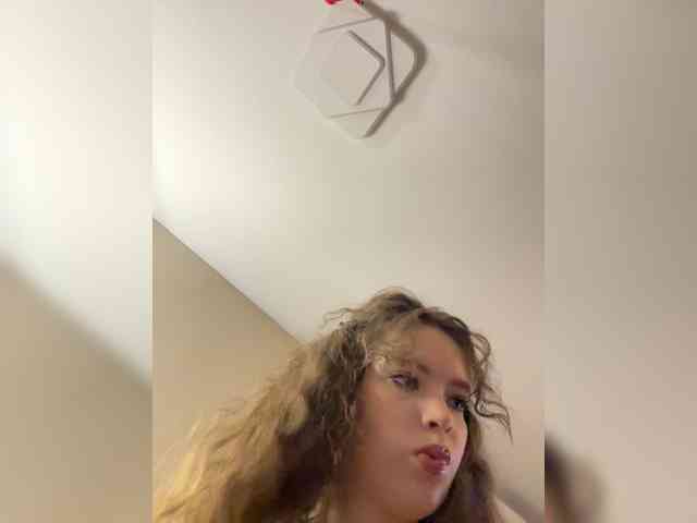 YourLadyyy webcam