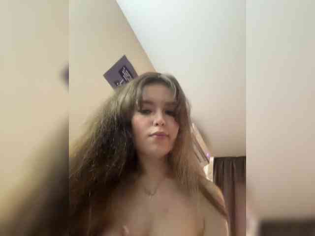 YourLadyyy webcam