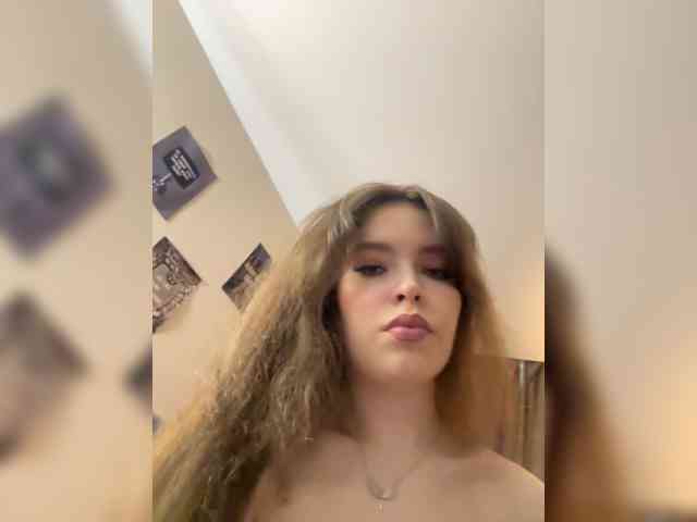 YourLadyyy webcam