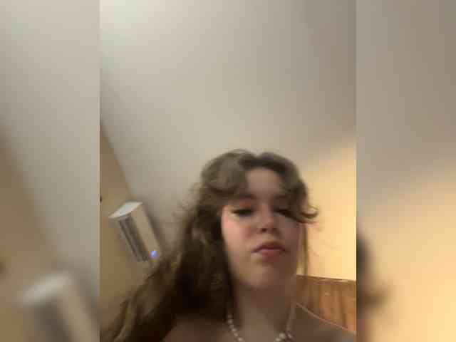 YourLadyyy webcam