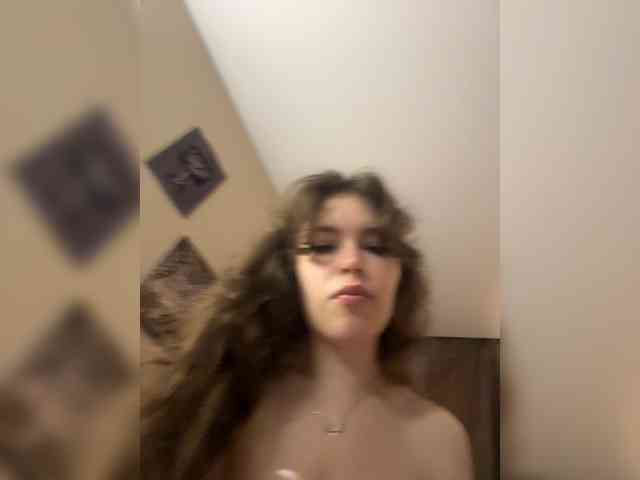 YourLadyyy webcam