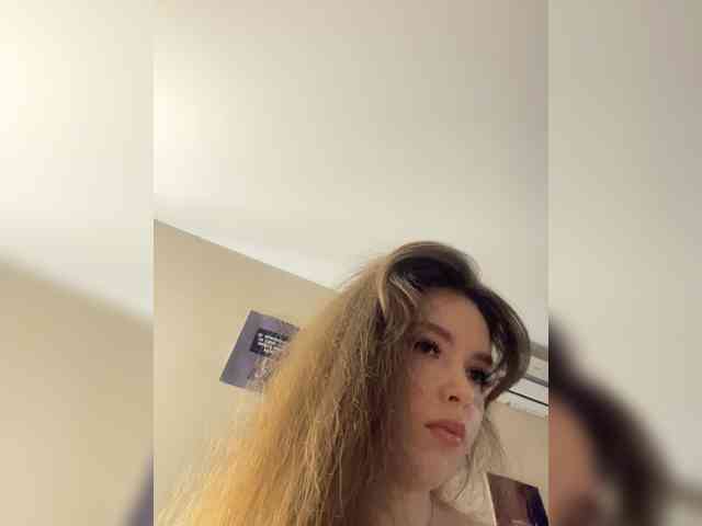 YourLadyyy webcam