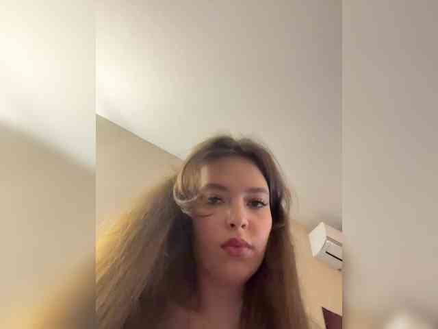 YourLadyyy webcam