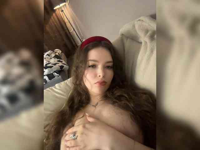 YourLadyyy webcam