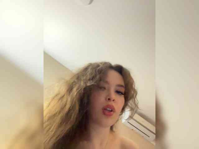 YourLadyyy webcam