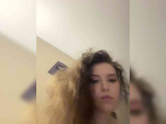 YourLadyyy webcam