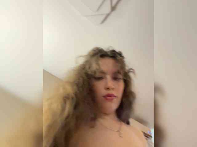YourLadyyy webcam